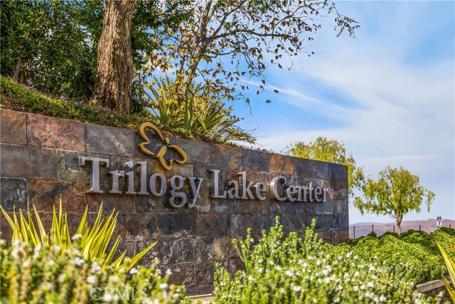 9112 Deergrass Street, Corona CA: https://media.crmls.org/medias/8b8d1f23-723b-4a17-ac27-d1b97c7014e1.jpg