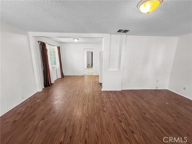 Detail Gallery Image 5 of 37 For 2025 Gray St, Oroville,  CA 95965 - 2 Beds | 2 Baths