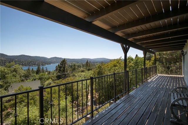 Detail Gallery Image 13 of 17 For 1245 Yosemite Dr, Lake Arrowhead,  CA 92352 - 3 Beds | 2 Baths