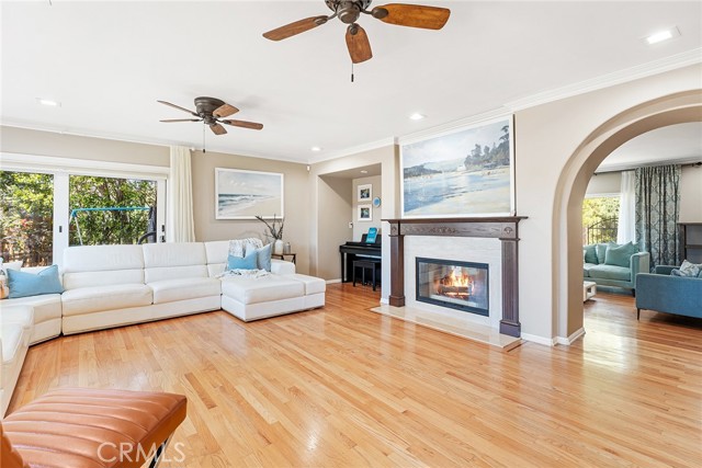 5005 Delita Place, Woodland Hills CA: https://media.crmls.org/medias/8b8df5c7-8e4f-4315-b566-5fc19be01d9e.jpg