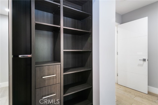 Detail Gallery Image 27 of 47 For 6230 Beeman Ave, North Hollywood,  CA 91606 - 6 Beds | 4/2 Baths