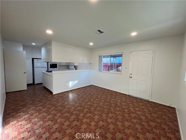 Detail Gallery Image 3 of 18 For 18735 Nordhoff, Northridge,  CA 91324 - 3 Beds | 2 Baths