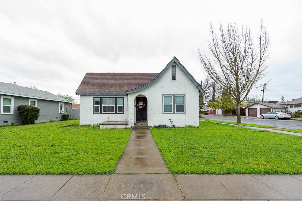 300 S J Street, Madera, CA 93637