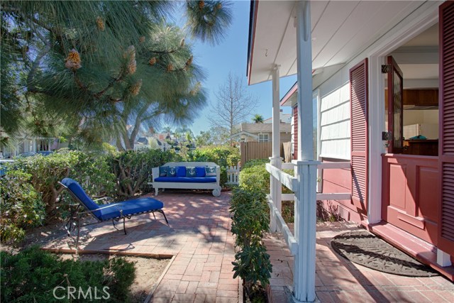 Detail Gallery Image 1 of 1 For 521 Carnation Ave, Corona Del Mar,  CA 92625 - 4 Beds | 2 Baths