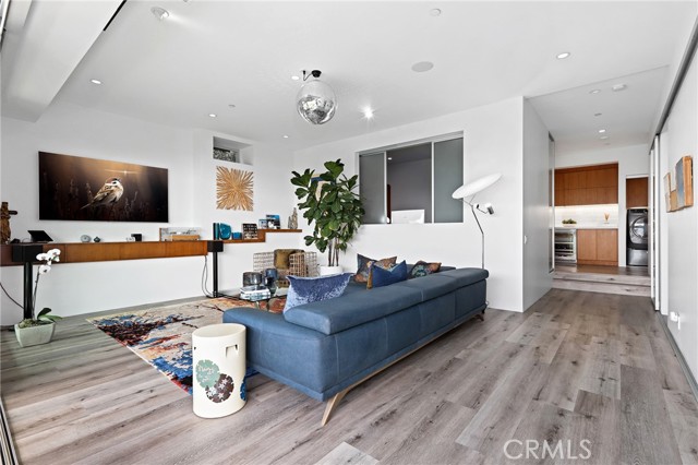 Detail Gallery Image 37 of 73 For 1088 Del Mar Ave, Laguna Beach,  CA 92651 - 4 Beds | 4/1 Baths