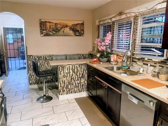 Detail Gallery Image 5 of 25 For 2958 London St, Los Angeles,  CA 90026 - – Beds | – Baths