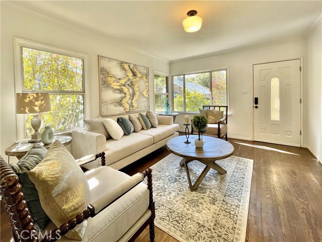 Detail Gallery Image 1 of 30 For 1761 Brook Ln, Glendale,  CA 91208 - 2 Beds | 1 Baths