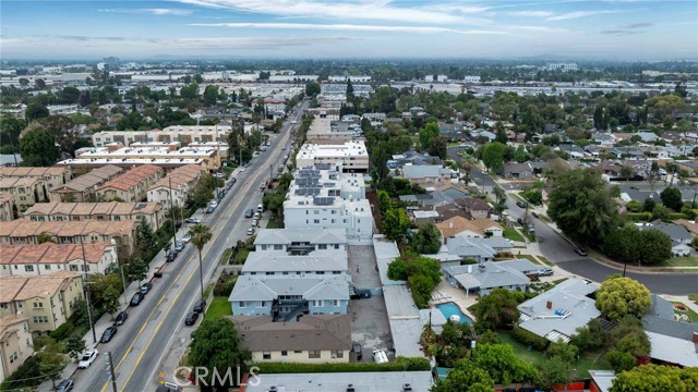 7224 Hazeltine Avenue, Van Nuys CA: https://media.crmls.org/medias/8b916afb-4f4b-4357-8095-01489ddb111d.jpg