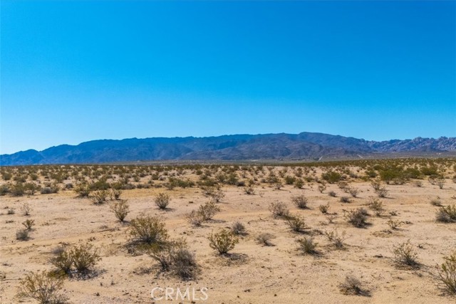 Detail Gallery Image 4 of 39 For 70147 Cove View Rd, Twentynine Palms,  CA 92277 - – Beds | – Baths