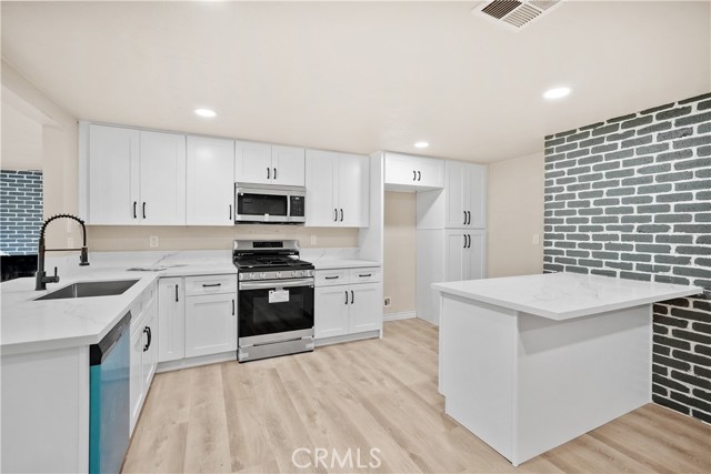 Detail Gallery Image 8 of 31 For 17551 Holden, Perris,  CA 92570 - 4 Beds | 2 Baths