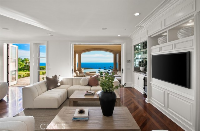 50 Pelican Crest, Newport Coast CA: https://media.crmls.org/medias/8b9275de-71e7-4155-b11d-1a2801226549.jpg