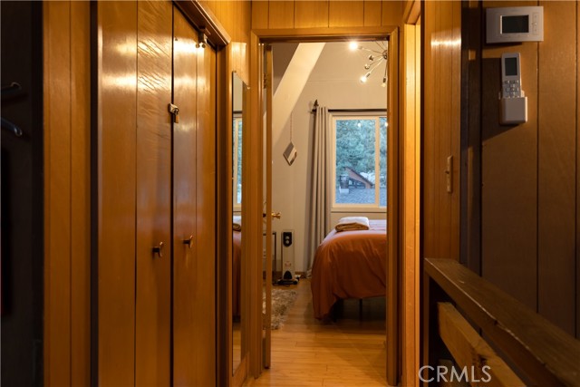 Detail Gallery Image 11 of 24 For 41959 Brownie Ln, Big Bear Lake,  CA 92315 - 5 Beds | 3/1 Baths