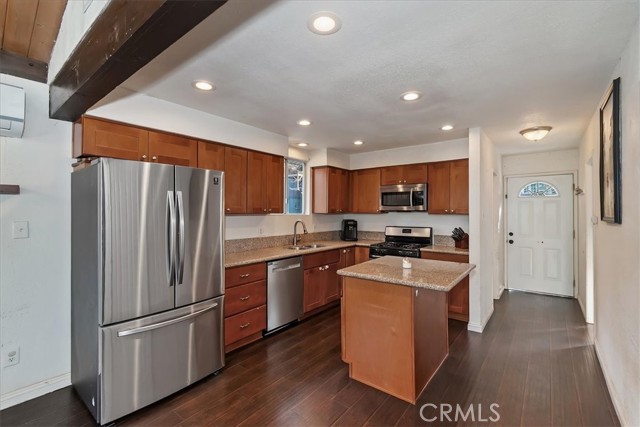 Detail Gallery Image 13 of 42 For 22868 Laurel, Crestline,  CA 92325 - 3 Beds | 2 Baths
