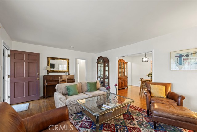 Detail Gallery Image 4 of 45 For 2937 Claremont Heights, Claremont,  CA 91711 - 3 Beds | 2/1 Baths