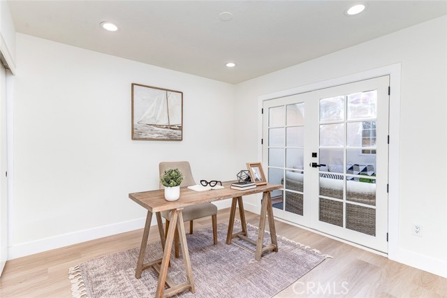 26 Seton, Irvine CA: https://media.crmls.org/medias/8b939a8b-f602-44d4-9d8f-7691e7a102b8.jpg