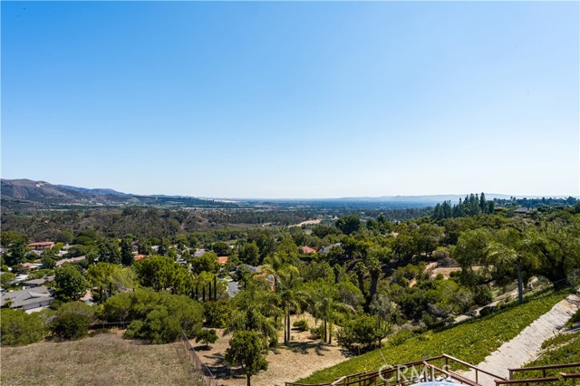 Detail Gallery Image 29 of 51 For 10651 Equestrian Dr, North Tustin,  CA 92705 - 4 Beds | 2/1 Baths