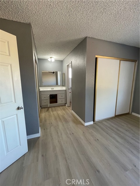 Detail Gallery Image 6 of 11 For 14199 Havasu Rd, Apple Valley,  CA 92307 - 3 Beds | 2 Baths