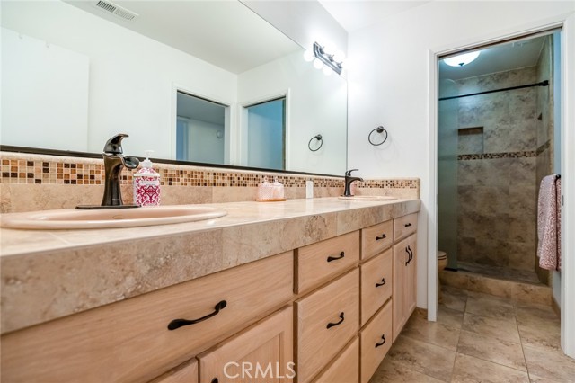 Detail Gallery Image 43 of 69 For 530 E Estate Dr, Tulare,  CA 93274 - 3 Beds | 3 Baths