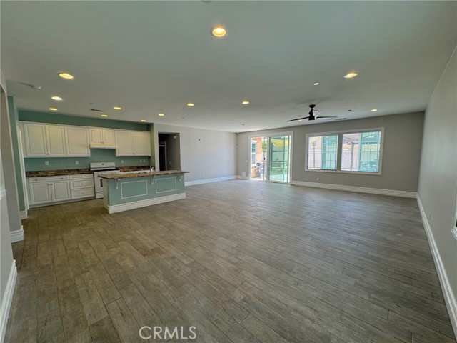 Detail Gallery Image 2 of 22 For 3397 Sequoia Ct, Perris,  CA 92570 - 4 Beds | 3 Baths