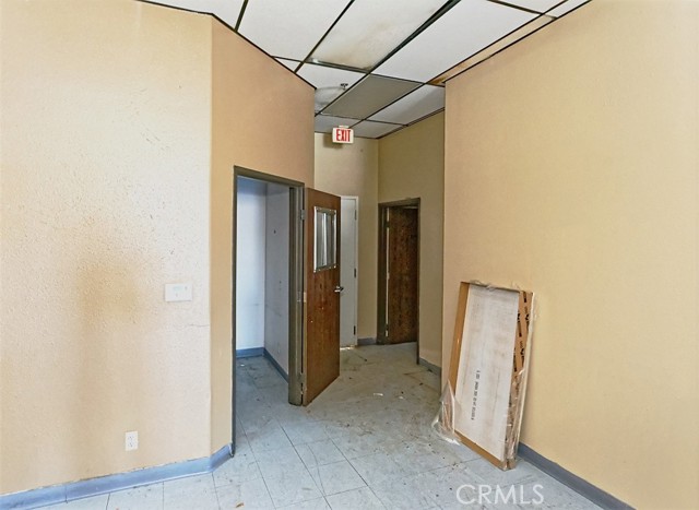 13534 Navajo Road, Apple Valley, California 92308, ,Commercial Lease,For Rent,13534 Navajo Road,CRHD25069136