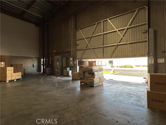 16018 Adelante Street, Irwindale, California 91702, ,Commercial Lease,For Rent,16018 Adelante Street,CRAR25065200