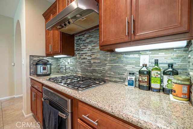Detail Gallery Image 10 of 34 For 28645 Farrier Dr, Valencia,  CA 91354 - 4 Beds | 3/1 Baths