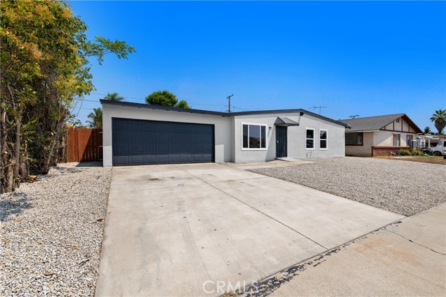 24800 Carolyn Avenue, Moreno Valley CA: https://media.crmls.org/medias/8b96d09d-c962-4c0c-8450-ac9b73b9662d.jpg