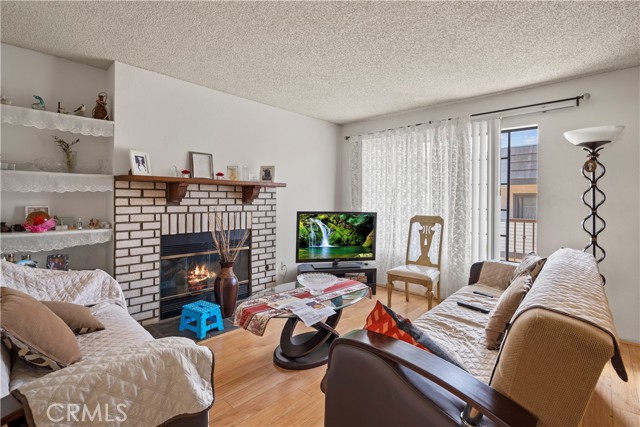 Detail Gallery Image 7 of 9 For 10219 Commerce Ave, Tujunga,  CA 91042 - – Beds | – Baths