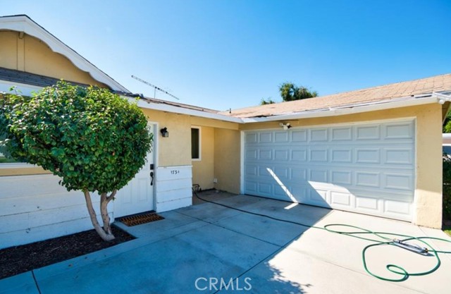 Detail Gallery Image 3 of 18 For 1734 E Hawthorne St, Ontario,  CA 91764 - 4 Beds | 2 Baths