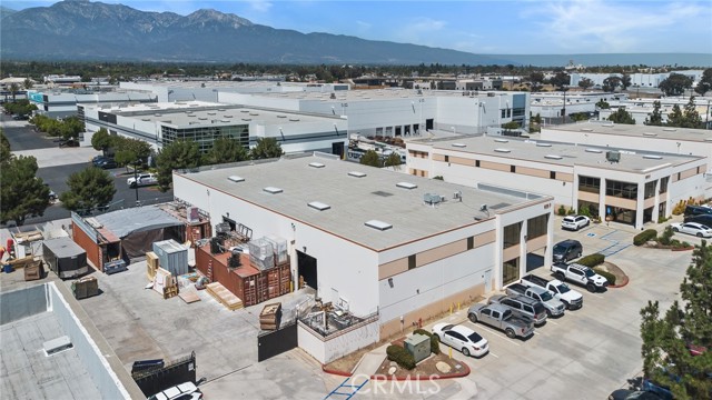 620 S Magnolia Avenue, Ontario CA: https://media.crmls.org/medias/8b96f5ce-b8f1-4075-824b-8dd3b2ffb27b.jpg