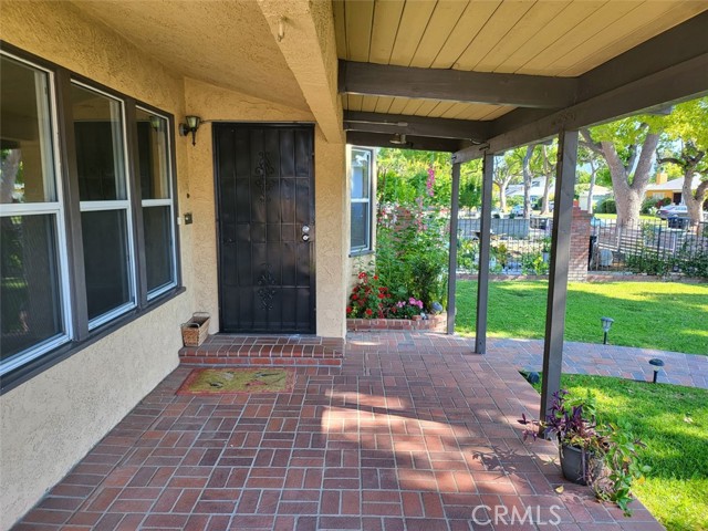 Detail Gallery Image 3 of 11 For 532 N Reese Pl, Burbank,  CA 91506 - 3 Beds | 2 Baths