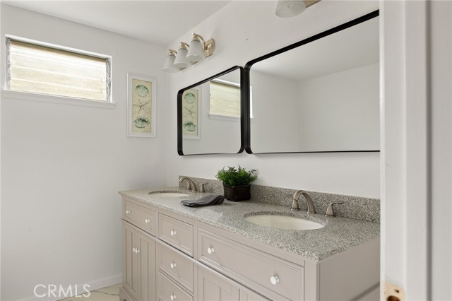 Detail Gallery Image 16 of 25 For 27570 14th, Highland,  CA 92346 - 4 Beds | 2 Baths