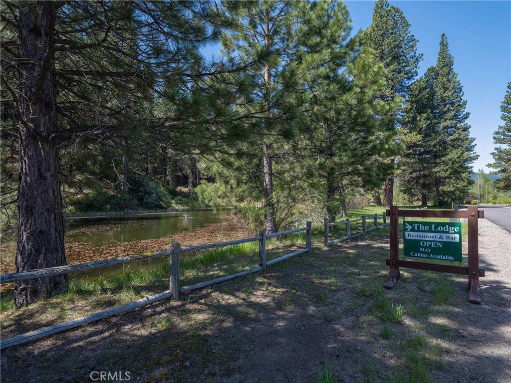 https://media.crmls.org/medias/8b982465-7510-46f0-8642-0228e26db71b.jpg?preset=X-Large