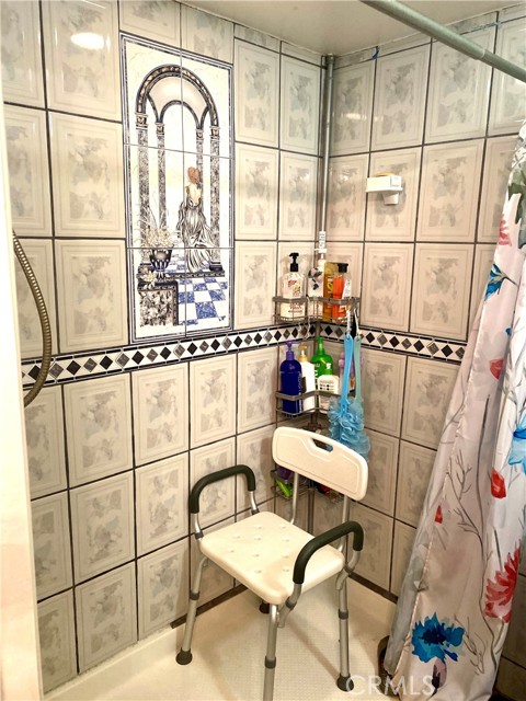 526 W Avenue J5, Lancaster CA: https://media.crmls.org/medias/8b986e2a-a7e5-436b-ae84-243aa4bfd907.jpg