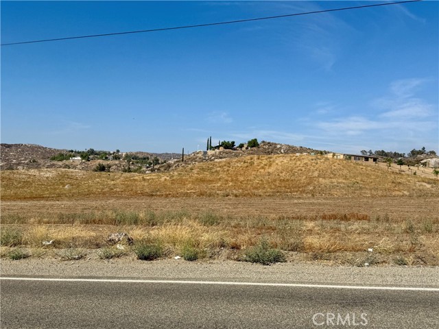 25 Juniper flats road, Nuevo CA: https://media.crmls.org/medias/8b988442-f9bf-45df-b52f-4fc27c3ab443.jpg