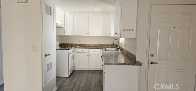 Image 4 of 14 For 1083 Circle City  202