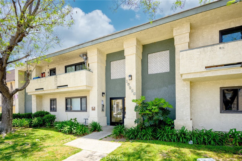 16226 Vanowen Street #103