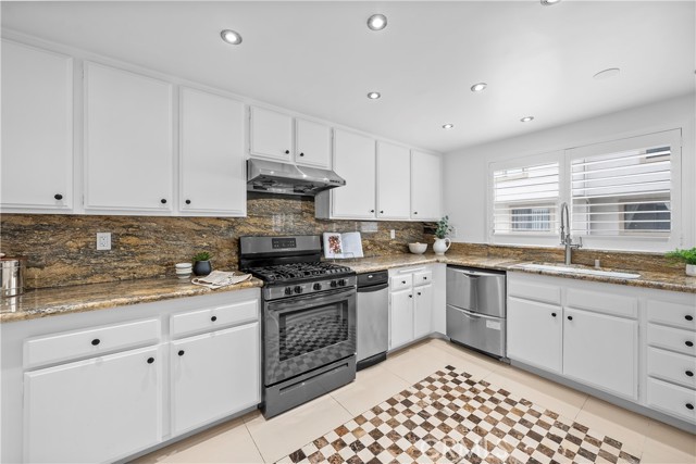 3602 Fox Ridge Lane, Rolling Hills Estates, California 90274, 3 Bedrooms Bedrooms, ,2 BathroomsBathrooms,Residential,Sold,Fox Ridge,PV21170402