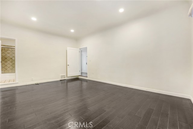 816 S Longwood, Los Angeles CA: https://media.crmls.org/medias/8b99cc57-7c66-4808-8adb-66238316a8a9.jpg