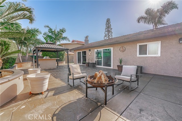 Detail Gallery Image 13 of 18 For 405 S Carole Ln, Orange,  CA 92869 - 3 Beds | 2 Baths
