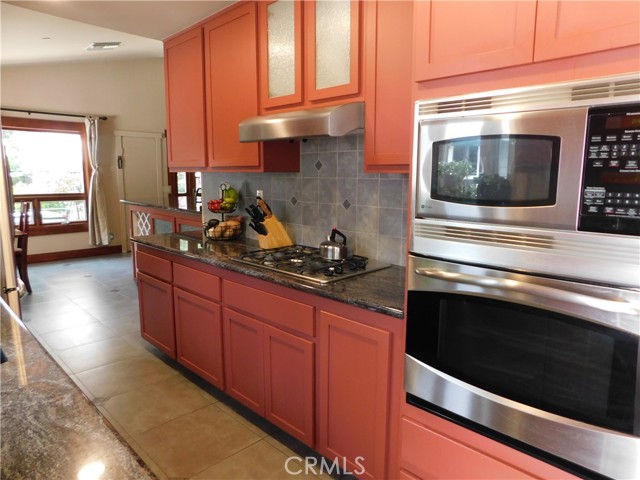 36976 SYCAMORE Drive, Mountain Home Village CA: https://media.crmls.org/medias/8b99f943-ca77-443b-8f4d-8fb5d4cfbd37.jpg