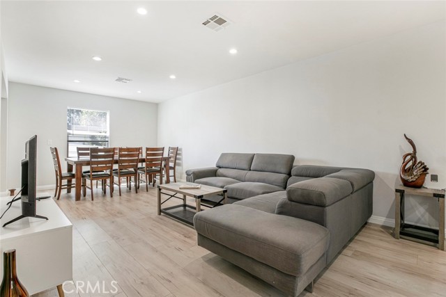 Detail Gallery Image 5 of 39 For 4805 4805 Lowell, La Crescenta,  CA 91214 - 3 Beds | 2 Baths