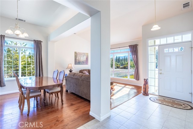 Detail Gallery Image 8 of 36 For 5059 Indian Island, Weed,  CA 96094 - 4 Beds | 2/1 Baths