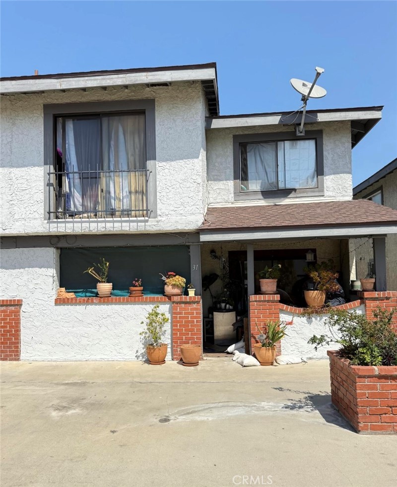 1239 W Rosecrans