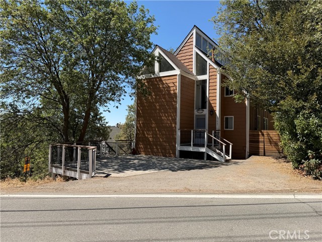 27647 Matterhorn Drive, Lake Arrowhead, CA 92352