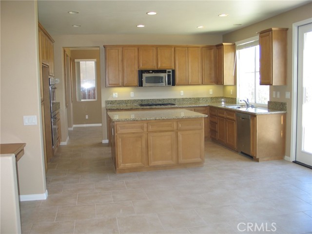 27720 Elderberry Street, Murrieta CA: https://media.crmls.org/medias/8b9e7f72-aebf-423d-be75-aebb7fb3364d.jpg