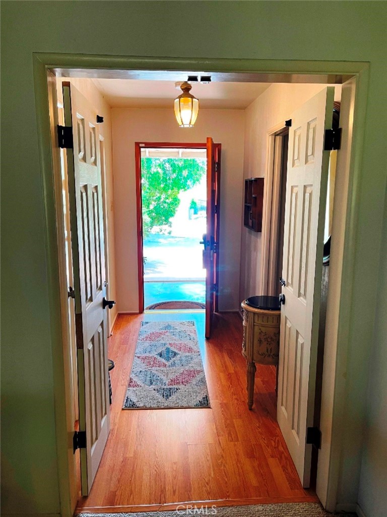 https://media.crmls.org/medias/8b9e9ad8-b33d-4da3-b607-72f3b629a492.jpg?preset=X-Large