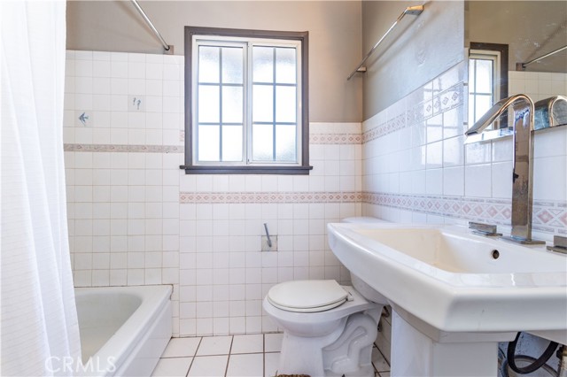 Detail Gallery Image 21 of 33 For 16728 Celtic, Granada Hills,  CA 91344 - 3 Beds | 2 Baths