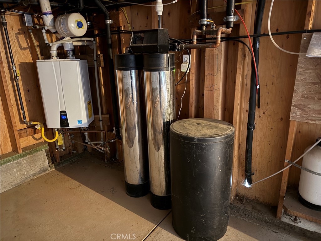 https://media.crmls.org/medias/8b9ecdb7-5d63-4a81-b096-3926b3b4f770.jpg?preset=X-Large