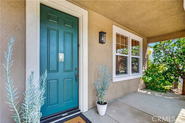 Detail Gallery Image 2 of 29 For 21803 Delany Ln, Canoga Park,  CA 91304 - 3 Beds | 3 Baths